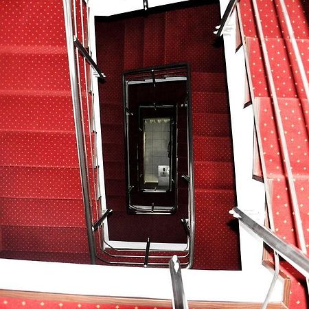 Hotel Pascu Бухарест Экстерьер фото