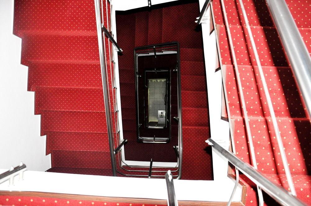Hotel Pascu Бухарест Экстерьер фото