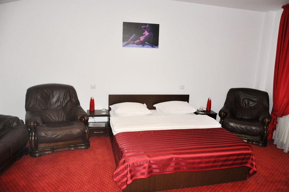 Hotel Pascu Бухарест Экстерьер фото